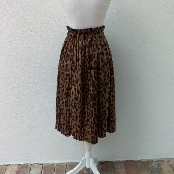 Really Soft Animal Print Elastic Waist Pleated Skirt (No Label) - Picture 4 of 5